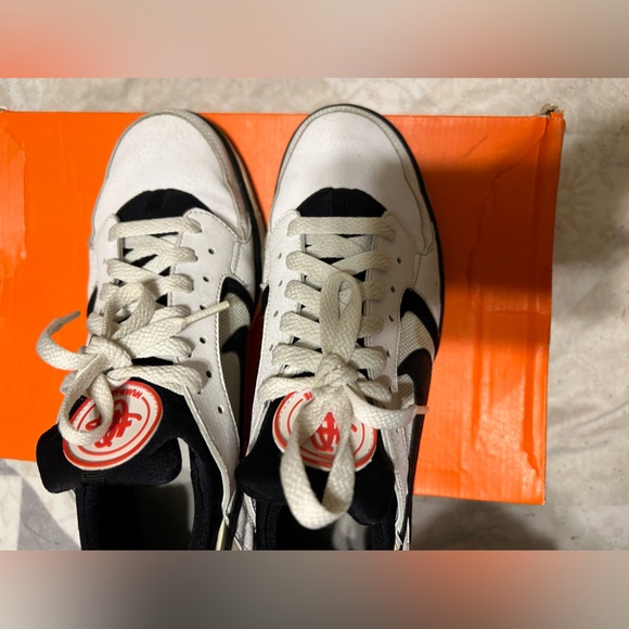 Nike Women’s Hurache Dance Low🖤🤍❤️ - Picture 2 of 14